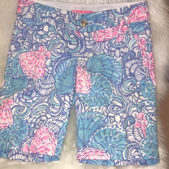 Lilly Pulitzer Raising Shell Chipper Shorts - Picture 6 of 7